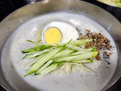 검은콩콩국수